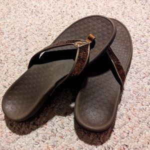 Vionic sandals sequence brown/bronze like new